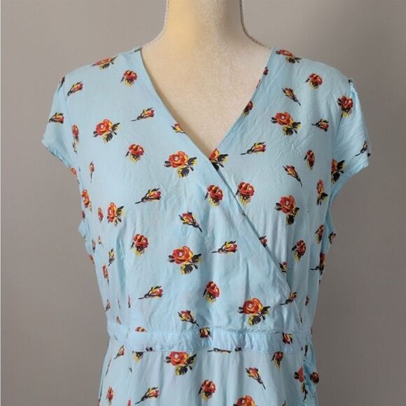 J Crew Faux Wrap Floral Mini Dress
Cottagecore Summer Ruffles - Picture 13 of 16